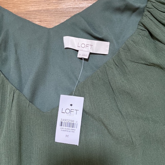 NWT LOFT Blouse - Picture 2 of 3